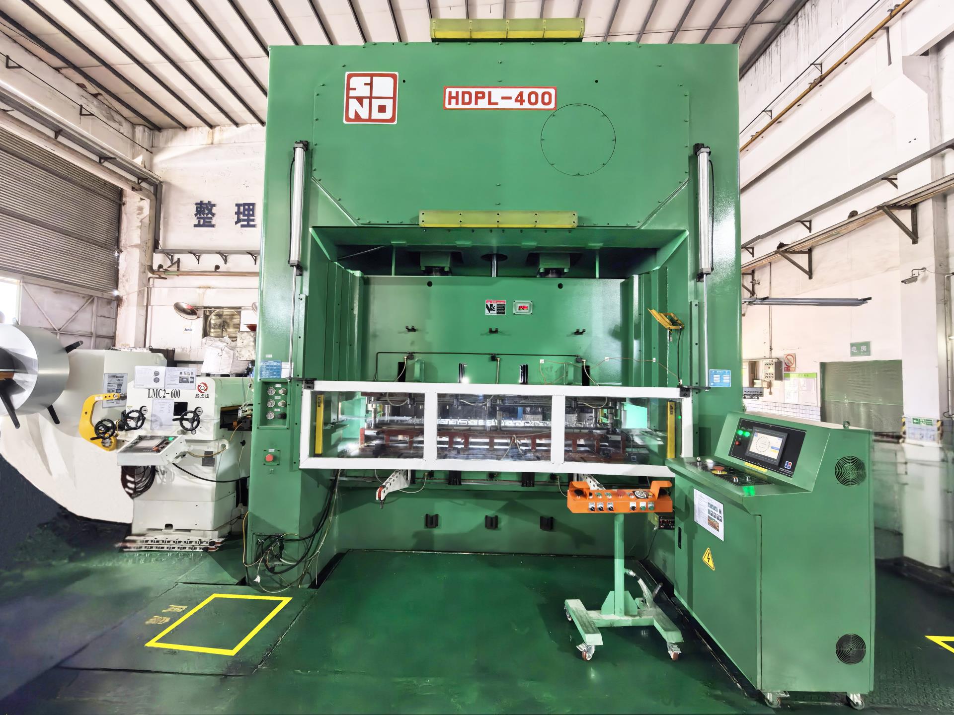 2026年3月导入顺送冲压机400T